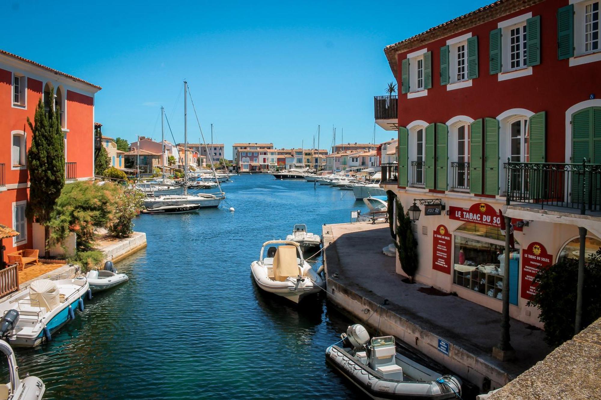 Casa Nostra, Port-Grimaud, Vue Sur Les Canaux Exterior photo